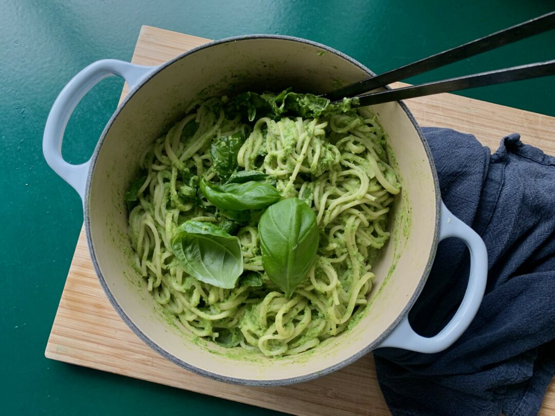 Grön pasta med ärt- och fetasås