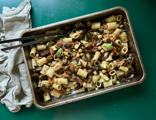 Pastaform med svamp och aubergine